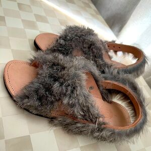 BAKU FUR SANDAL fits like a womens US 8.5 (BRAND NEW)